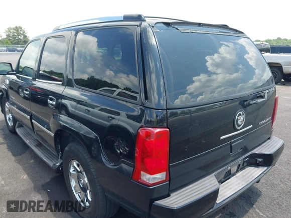 2003 Cadillac Escalade z VIN 1GYEC63T73R187253, wystawiony jako IAAI lot #42299186 z przebiegiem 288 373 mil mil oraz . Historia ofert i sprzedaży dostępna na DreamBid. Obrazek 3.