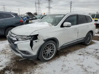 2018 Mitsubishi Outlander SE with VIN JA4AD3A33JZ032810, listed as a Copart auction lot 82491354 with 118,501 mi miles and Salvage Title. Bid and sale history available at carsss.com. Image 1.