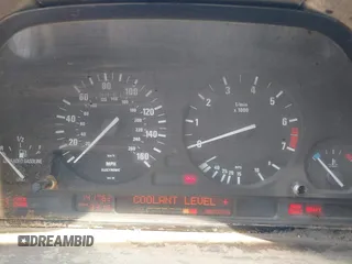 1994 BMW 7 Series z VIN WBAGD4324RDE65491, wystawiony jako IAAI lot #42761773 z przebiegiem 141 762 mil mil oraz . Historia ofert i sprzedaży dostępna na DreamBid. Obrazek 7.