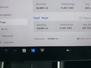 2021 Tesla Model Y Long Range with VIN 5YJYGDEE5MF111774, listed as a IAAI auction lot 41525622 with 39,960 mi miles. Bid and sale history available at carsss.com. Image 7.