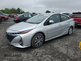 2020 Toyota Prius LE z VIN JTDKARFP8L3155123, wystawiony jako Copart lot #58535095 z przebiegiem 31 342 mil mil oraz Szkoda całkowita • Salvage title. Historia ofert i sprzedaży dostępna na DreamBid. Obrazek 1.