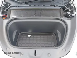 2023 Tesla Model Y Long Range z VIN 7SAYGDEE0PA065534, wystawiony jako IAAI lot #42445868 z przebiegiem 22 638 mil mil oraz . Historia ofert i sprzedaży dostępna na DreamBid. Obrazek 10.