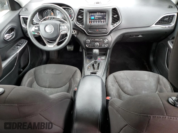 2019 Jeep Cherokee Latitude z VIN 1C4PJLCBXKD149943, wystawiony jako Copart lot #54366825 z przebiegiem 137 269 mil mil oraz Szkoda całkowita • Salvage title. Historia ofert i sprzedaży dostępna na DreamBid. Obrazek 8.