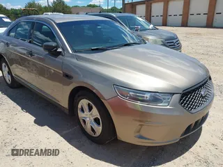 2019 Ford Police Interceptor z VIN 1FAHP2MK0KG107863, wystawiony jako IAAI lot #42337089 z przebiegiem 138 429 mil mil oraz . Historia ofert i sprzedaży dostępna na DreamBid. Obrazek 1.