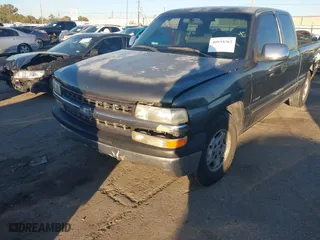 2001 Chevrolet Silverado 1500 LS with VIN 2GCEC19V711128338, listed as a IAAI auction lot 40934362 with 219,613 mi miles. Bid and sale history available at carsss.com. Image 6.