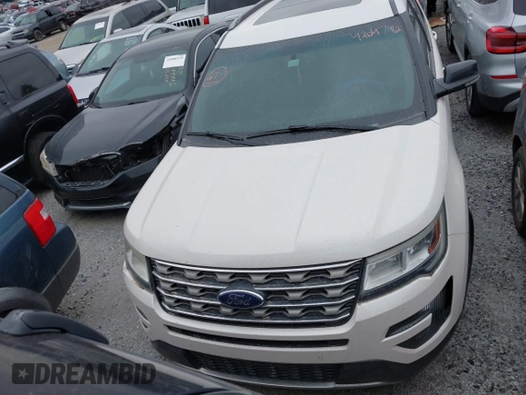 2016 Ford Explorer XLT with VIN 1FM5K7D83GGA82604, listed as a IAAI auction lot 42047962 with 198,270 mi miles and . Bid and sale history available at carsss.com. Image 12.