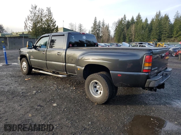 2005 Chevrolet Silverado 3500 LT z VIN 1GCJC33275F832997, wystawiony jako Copart lot #84174064 z przebiegiem 205 523 mil mil oraz Szkoda całkowita • Salvage title. Historia ofert i sprzedaży dostępna na DreamBid. Obrazek 2.