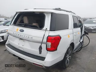 2022 Ford Expedition XLT with VIN 1FMJU1HT4NEA17466, listed as a IAAI auction lot 41592786 with 1 mi miles. Bid and sale history available at carsss.com. Image 4.
