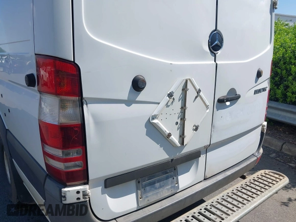 2011 Mercedes-Benz Sprinter Cargo with VIN WD3PE8CB8B5590637, listed as a IAAI auction lot 41392516 with 452,249 mi miles. Bid and sale history available at carsss.com. Image 17.