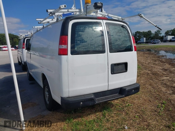 2016 GMC Savana Cargo z VIN 1GTW7AFF9G1194121, wystawiony jako IAAI lot #41978935 z przebiegiem 91 469 mil mil oraz . Historia ofert i sprzedaży dostępna na DreamBid. Obrazek 3.