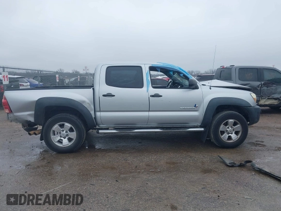 2008 Toyota Tacoma PreRunner with VIN 3TMJU62N78M064162, listed as a IAAI auction lot 41544142 with 195,525 mi miles. Bid and sale history available at carsss.com. Image 14.