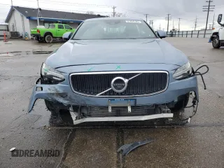 2018 Volvo S90 Momentum with VIN LVY982MK6JP022173, listed as a Copart auction lot 51454185 with 73,872 mi miles and Salvage Title. Bid and sale history available at carsss.com. Image 5.