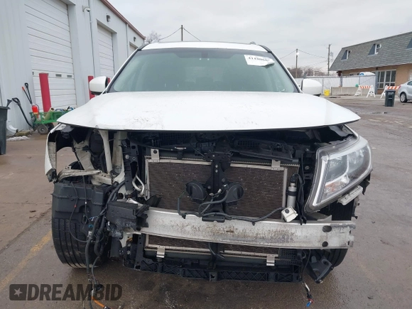 2013 Nissan Pathfinder SV with VIN 5N1AR2MM7DC680238, listed as a IAAI auction lot 41180689 with 178,365 mi miles. Bid and sale history available at carsss.com. Image 13.