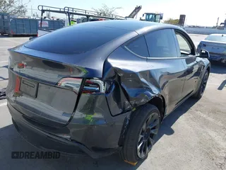 2024 Tesla Model Y с VIN 7SAYGDED9RF091854, выставлен на аукционе IAAI как лот 42382483 с пробегом 14 805 миль миль и . История ставок и продаж доступна на DreamBid. Изображение 4.
