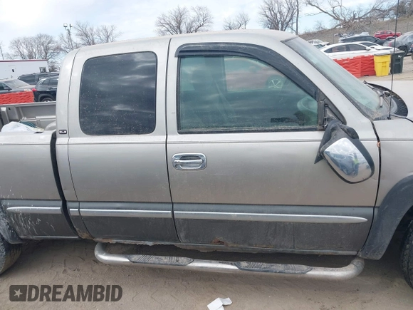 2000 GMC Sierra 1500 SLE with VIN 2GTEK19T1Y1262516, listed as a IAAI auction lot 41879799 with 179,604 mi miles and . Bid and sale history available at DreamBid. Image 13.