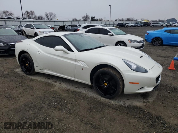 2012 Ferrari California z VIN ZFF65TJA9C0186664, wystawiony jako Copart lot #43286695 z przebiegiem Nie podano mil oraz Szkoda całkowita • Salvage title. Historia ofert i sprzedaży dostępna na DreamBid. Obrazek 4.
