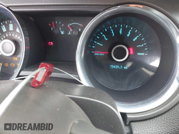 2014 Ford Mustang V6 с VIN 1ZVBP8EM9E5316695, выставлен на аукционе IAAI как лот 41778042 с пробегом 75 439 миль миль и . История ставок и продаж доступна на DreamBid. Изображение 7.