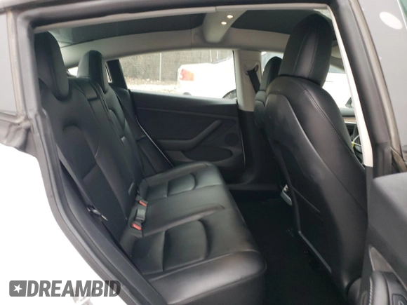 2022 Tesla Model 3 z VIN 5YJ3E1EAXNF118748, wystawiony jako Copart lot #43690075 z przebiegiem 52 494 mil mil oraz Szkoda całkowita • Salvage title. Historia ofert i sprzedaży dostępna na DreamBid. Obrazek 11.