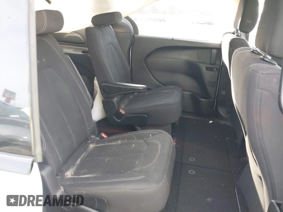 2018 Chrysler Pacifica Touring Plus with VIN 2C4RC1FG5JR235381, listed as a IAAI auction lot 42096588 with 91,998 mi miles and . Bid and sale history available at DreamBid. Image 8.