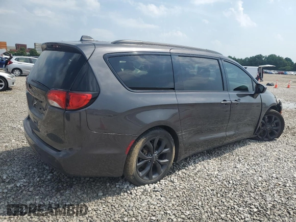 2020 Chrysler Pacifica Touring L with VIN 2C4RC1BG4LR233016, listed as a Copart auction lot 61622595 with 82,709 mi miles and Salvage title. Bid and sale history available at DreamBid. Image 3.