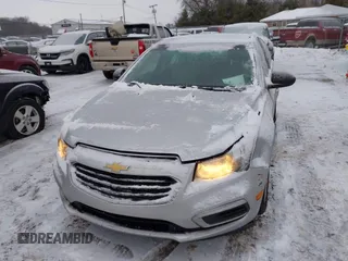 2015 Chevrolet Cruze LS z VIN 1G1PA5SH6F7240786, wystawiony jako IAAI lot #41614478 z przebiegiem 103 978 mil mil oraz . Historia ofert i sprzedaży dostępna na DreamBid. Obrazek 17.