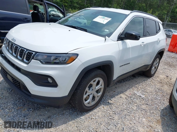2024 Jeep Compass Latitude with VIN 3C4NJDBNXRT119192, listed as a IAAI auction lot 42191433 with 29,075 mi miles and . Bid and sale history available at carsss.com. Image 17.