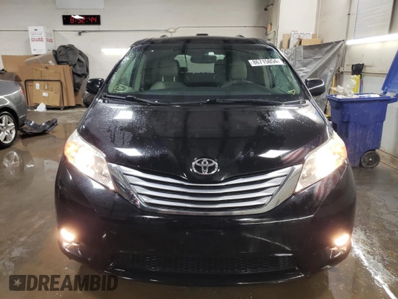 2011 Toyota Sienna XLE z VIN 5TDDK3DC6BS001431, wystawiony jako Copart lot #86715054 z przebiegiem 193 640 mil mil oraz Szkoda całkowita • Salvage title. Historia ofert i sprzedaży dostępna na DreamBid. Obrazek 5.