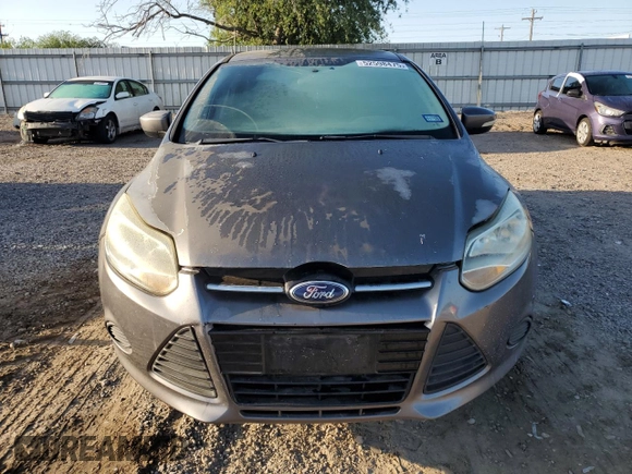2013 Ford Focus SE z VIN 1FADP3F22DL233878, wystawiony jako Copart lot #52598475 z przebiegiem 131 539 mil mil oraz Szkoda całkowita • Salvage title. Historia ofert i sprzedaży dostępna na DreamBid. Obrazek 5.