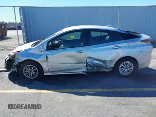 2016 Toyota Prius Two with VIN JTDKBRFU7G3529309, listed as a IAAI auction lot 41737308 with 116,848 mi miles. Bid and sale history available at carsss.com. Image 6.