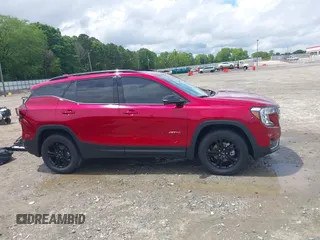 2024 GMC Terrain AT4 z VIN 3GKALYEGXRL271393, wystawiony jako IAAI lot #42222910 z przebiegiem 14 258 mil mil oraz . Historia ofert i sprzedaży dostępna na DreamBid. Obrazek 14.