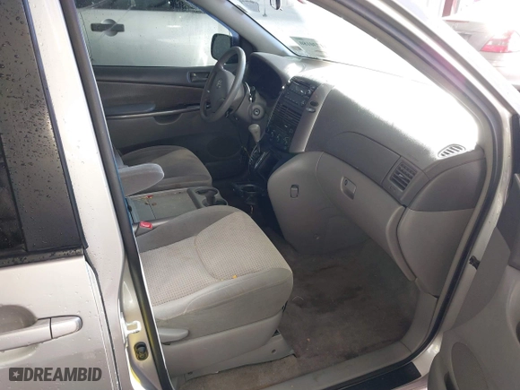 2010 Toyota Sienna CE with VIN 5TDKK4CC5AS301619, listed as a IAAI auction lot 41730180 with 177,117 mi miles. Bid and sale history available at carsss.com. Image 5.