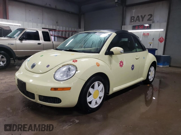 2006 Volkswagen Beetle с VIN 3VWRF31YX6M311661, выставлен на аукционе Copart как лот 51855285 с пробегом 98 703 миль миль и Списание • Salvage title. История ставок и продаж доступна на DreamBid. Изображение 1.