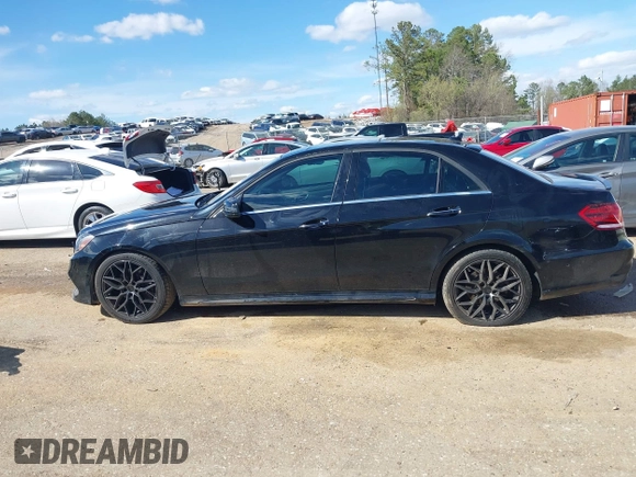 2016 Mercedes-Benz E 350 Sport z VIN WDDHF5KB7GB254354, wystawiony jako IAAI lot #41834780 z przebiegiem 139 961 mil mil oraz . Historia ofert i sprzedaży dostępna na DreamBid. Obrazek 14.