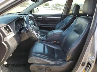 2015 Toyota Highlander XLE z VIN 5TDJKRFH1FS216509, wystawiony jako Copart lot #54722535 z przebiegiem 150 873 mil mil oraz Szkoda całkowita • Salvage title. Historia ofert i sprzedaży dostępna na DreamBid. Obrazek 7.