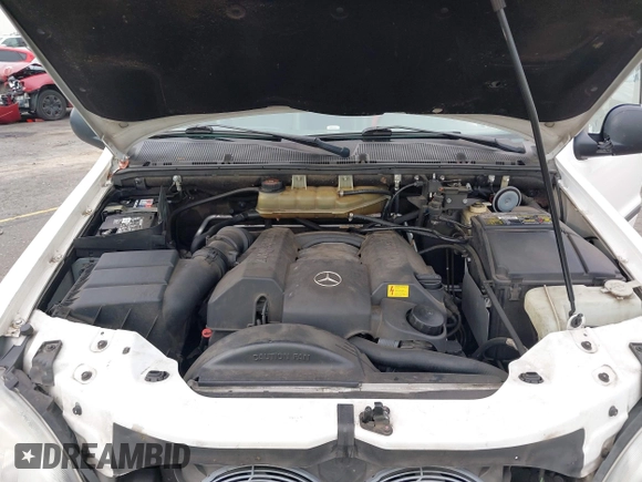 1998 Mercedes-Benz M-Class with VIN 4JGAB54E0WA005344, listed as a IAAI auction lot 37837508 with 159,933 mi miles. Bid and sale history available at carsss.com. Image 10.