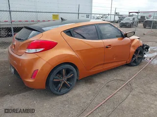 2015 Hyundai Veloster RE:FLEX with VIN KMHTC6AD8FU238345, listed as a IAAI auction lot 41549377 with 117,240 mi miles. Bid and sale history available at carsss.com. Image 4.