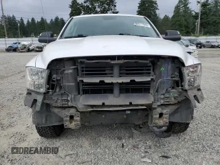 2017 Ram 1500 Tradesman z VIN 1C6RR7FG1HS837373, wystawiony jako Copart lot #59817945 z przebiegiem 90 298 mil mil oraz Szkoda całkowita • Salvage title. Historia ofert i sprzedaży dostępna na DreamBid. Obrazek 5.