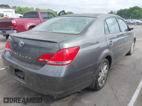 2006 Toyota Avalon XL with VIN 4T1BK36B86U093201, listed as a IAAI auction lot 42155033 with 264,958 mi miles. Bid and sale history available at carsss.com. Image 4.