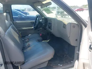 1997 GMC Sonoma with VIN 1GTCS1441VK518317, listed as a IAAI auction lot 42183464 with 75,862 mi miles. Bid and sale history available at carsss.com. Image 5.