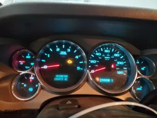 2007 Chevrolet Silverado 2500HD LT w/1LT with VIN 1GCHK23687F502335, listed as a Copart auction lot 44329575 with 258,570 mi miles and Clean Title. Bid and sale history available at carsss.com. Image 9.