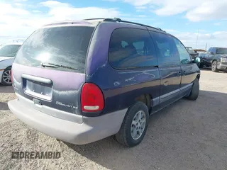 1997 Dodge Caravan SE with VIN 1B4GP44R9VB317598, listed as a IAAI auction lot 41517467 with Not Provided miles and . Bid and sale history available at carsss.com. Image 4.