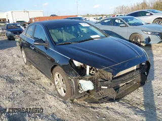 2018 Hyundai Sonata Sport with VIN 5NPE34AF1JH599695, listed as a IAAI auction lot 41231886 with 109,743 mi miles and . Bid and sale history available at carsss.com. Image 6.