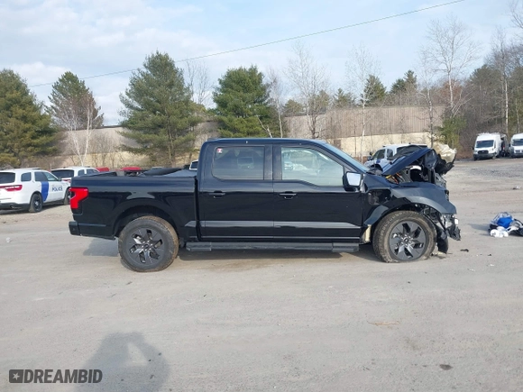 2022 Ford F-150 Lightning Pro with VIN 1FT6W1EV3NWG03970, listed as a IAAI auction lot 41801986 with 29,815 mi miles. Bid and sale history available at carsss.com. Image 13.