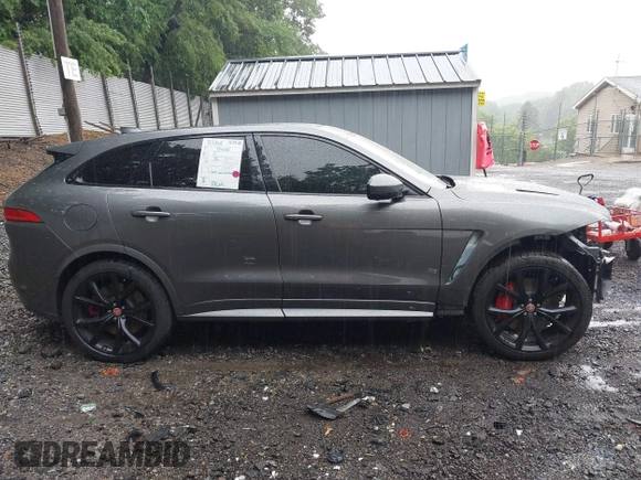 2019 Jaguar F-Pace SVR with VIN SADCZ2EE6KA607539, listed as a IAAI auction lot 42426049 with Not provided miles and . Bid and sale history available at DreamBid. Image 13.