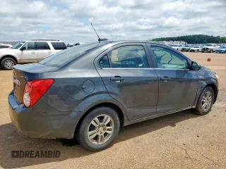 2016 Chevrolet Sonic LT z VIN 1G1JC5SH3G4155617, wystawiony jako Copart lot #58856685 z przebiegiem 96 360 mil mil oraz Czysty tytuł • Clean title. Historia ofert i sprzedaży dostępna na DreamBid. Obrazek 3.