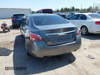 2014 Nissan Altima 2.5 S with VIN 1N4AL3AP3EC173211, listed as a IAAI auction lot 41973278 with 127,024 mi miles. Bid and sale history available at carsss.com. Image 3.