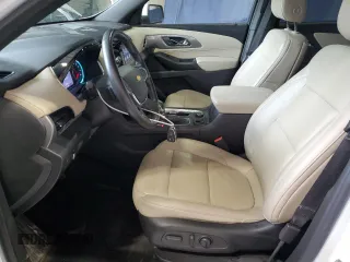 2022 Chevrolet Traverse LT z VIN 1GNEVHKW2NJ105266, wystawiony jako Copart lot #57639415 z przebiegiem 97 798 mil mil oraz Czysty tytuł • Clean title. Historia ofert i sprzedaży dostępna na DreamBid. Obrazek 7.