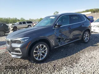 2021 BMW X5 xDrive40i z VIN 5UXCR6C04M9G21522, wystawiony jako Copart lot #53364885 z przebiegiem Nie podano mil oraz Szkody całkowita. Historia ofert i sprzedaży dostępna na DreamBid. Obrazek 1.