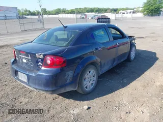 2014 Dodge Avenger SE z VIN 1C3CDZAB9EN144246, wystawiony jako IAAI lot #42145227 z przebiegiem 133 155 mil mil oraz . Historia ofert i sprzedaży dostępna na DreamBid. Obrazek 4.