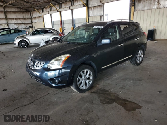 2013 Nissan Rogue SL z VIN JN8AS5MV9DW630012, wystawiony jako Copart lot #59240805 z przebiegiem 135 999 mil mil oraz Czysty tytuł • Clean title. Historia ofert i sprzedaży dostępna na DreamBid. Obrazek 1.